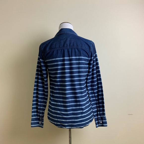 Crown & Ivy denim Shirt. Size S - Picture 3 of 7